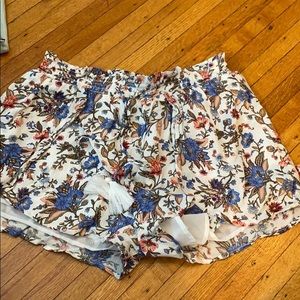 AE shorts (shipping not included)